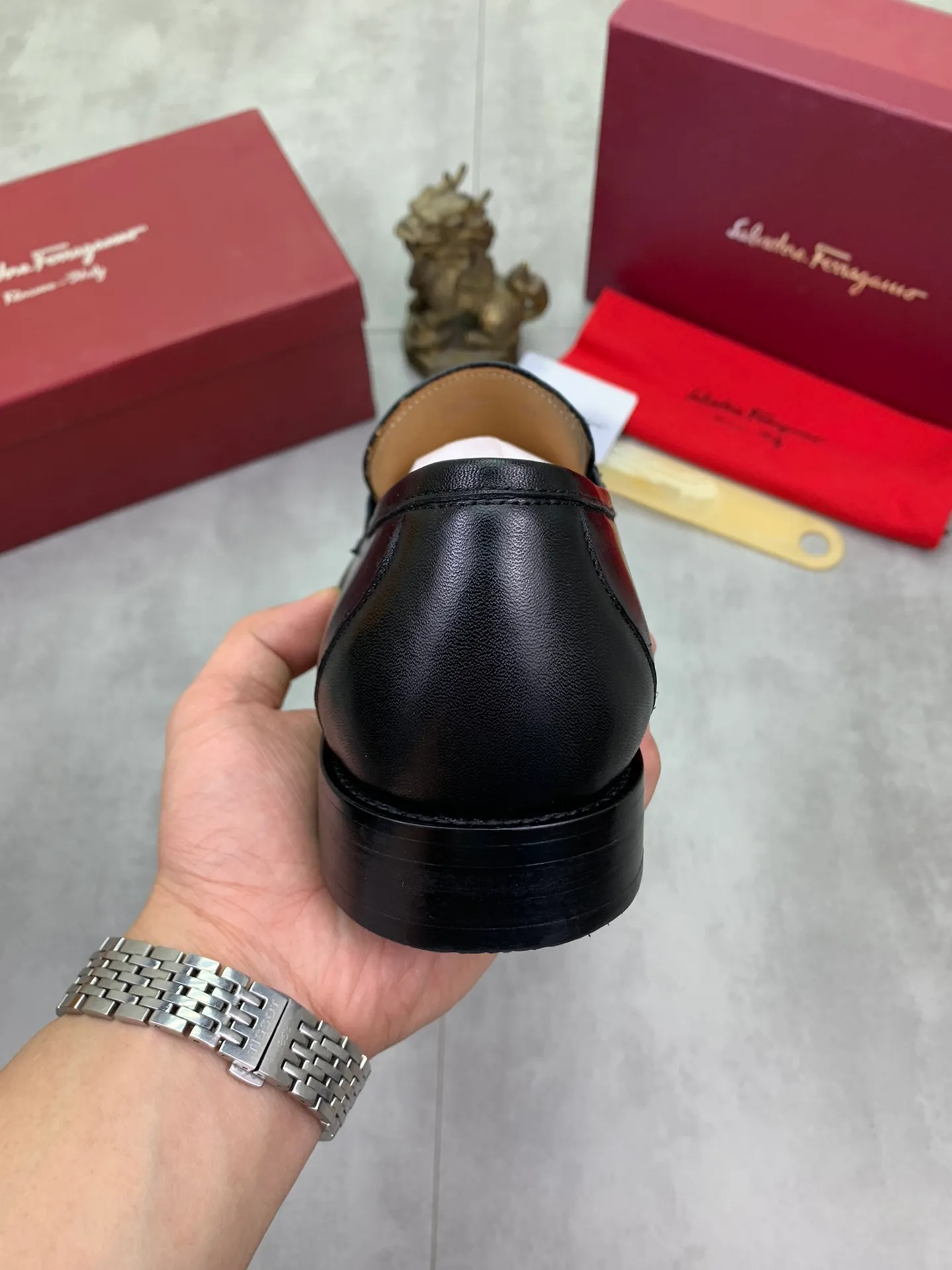 Men's men's shoes 💰P460💰[New style]🆘 Water-dyed cow lining [Ferragamo] Ferragamo's latest men's over-the-foot business leather shoes🇨🇳Official website original 1:1 molding💯The first layer is made of Italian imported calfskin➕Luxurious genuine cowhide lining, soft and comfortable🌴High-end atmosphere, the first choice for men with high taste🍍38-45 Black 🉑️Select